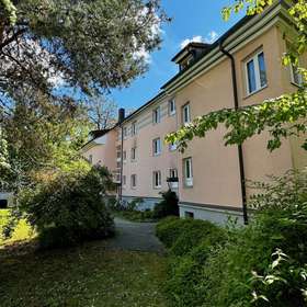 Vermietete 1-Zimmer-Wohnung im Dachgeschoss mit Balkon! TG!